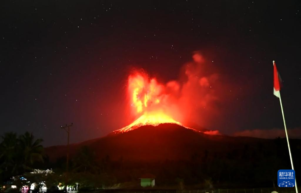 印尼一火山猛烈噴發