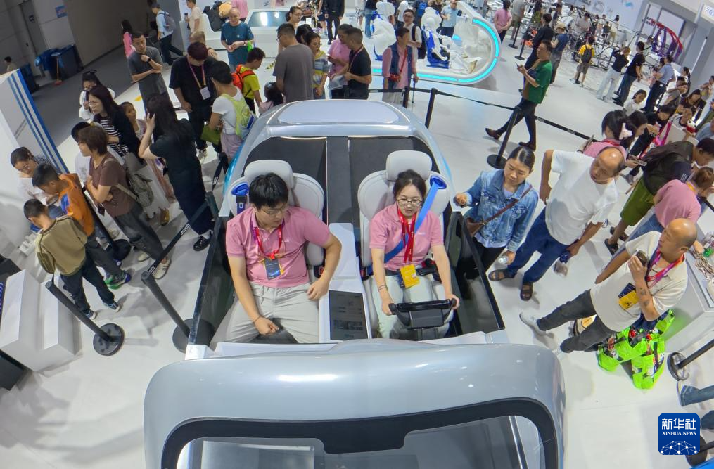 智能網聯新能源汽車閃耀智博會